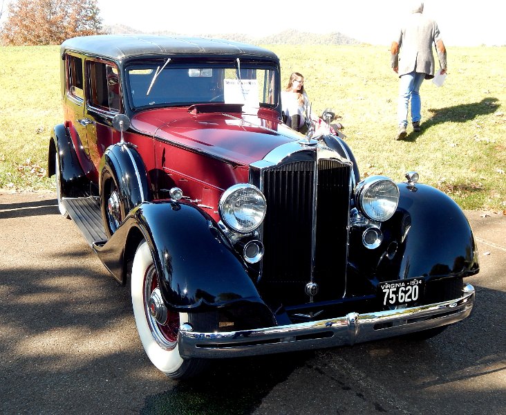Image 042.JPG - Lynn Rogerson's 1934 Super Eight Formal Sedan.  Bob Robb photo.